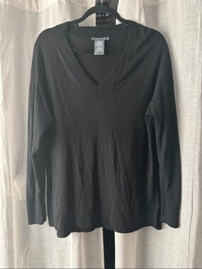 Matty M Women's Black V-Neck Sweater